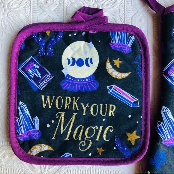 Work Your Magic Halloween Decor 3 pc - Picture 2 of 15
